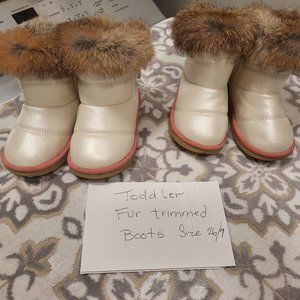 TODDLER FUR TRIMMED BOOTS SIZE 7-8